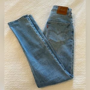 Levi’s 70s high slim straight size 26. Worn once.
